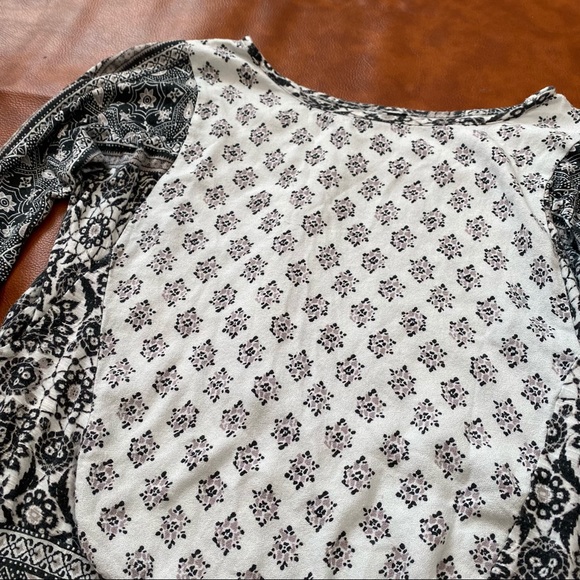 Lucky Brand | Ornate Patterned Blouse | 3/4 Sleeve | XS - Picture 2 of 10